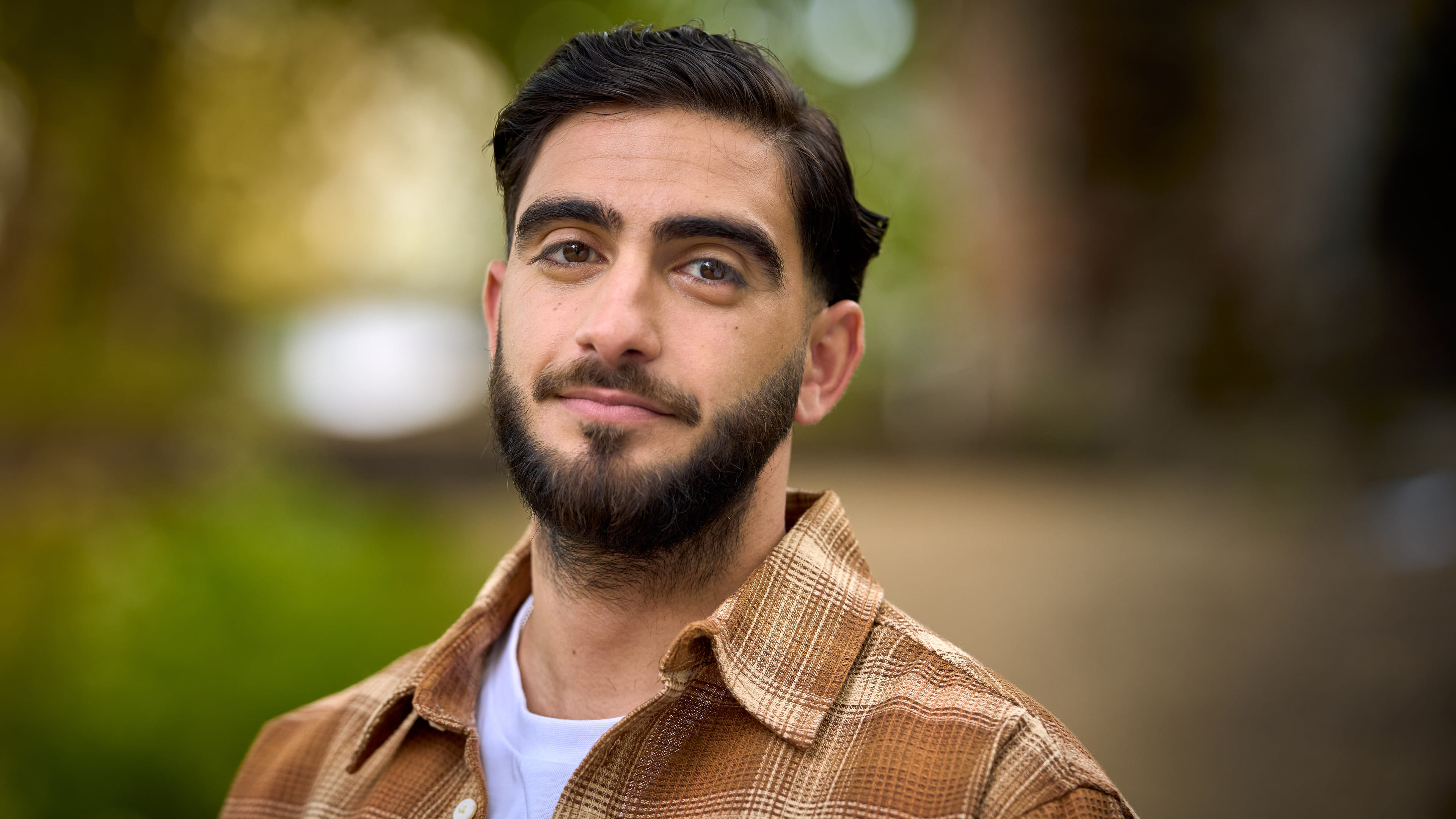 Afbeelding van Sia Cyrroes (29) over zijn dertigersdilemma’s: ‘Ik voel dat ik ouder begin te worden'